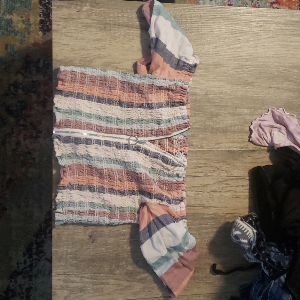 American eagle crop top
